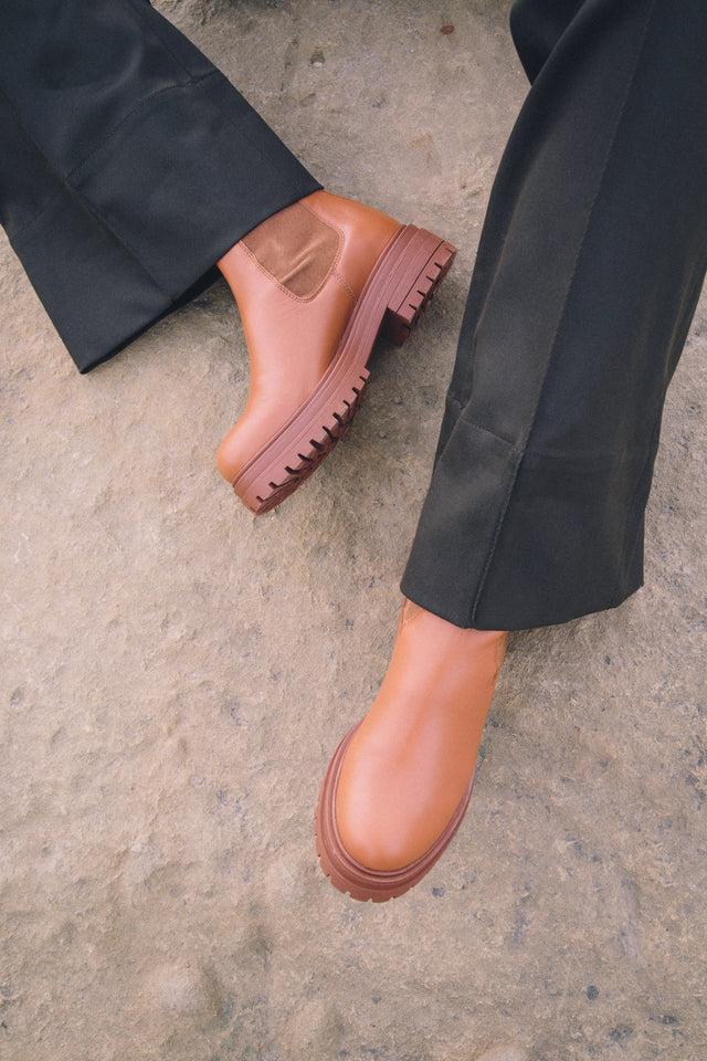 Jutelaune Brown Chelsea High Boots