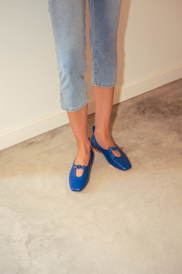 jutelaune Giselle Electric Blue Ballerina