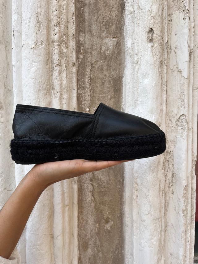 Jutelaune Total Black Slippers