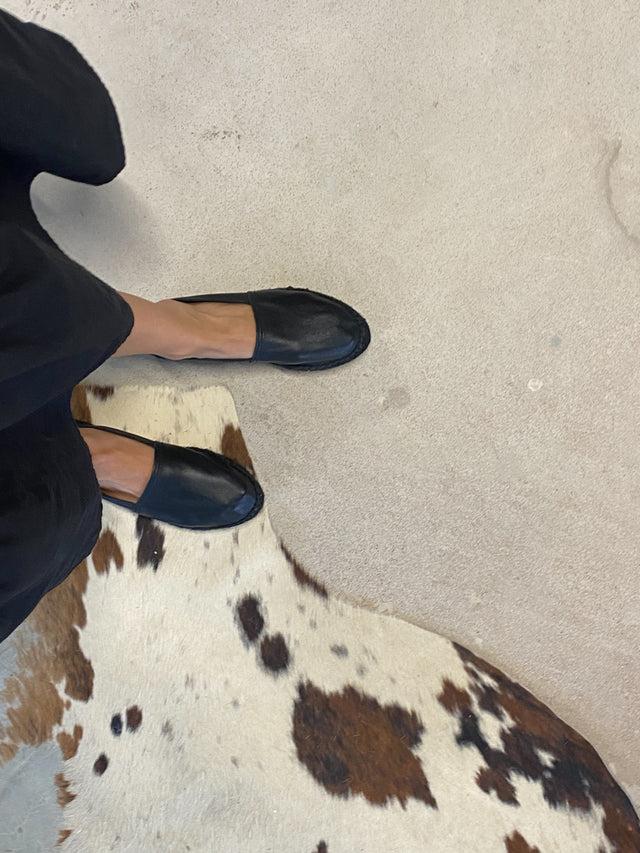 jutelaune Total Black Slippers