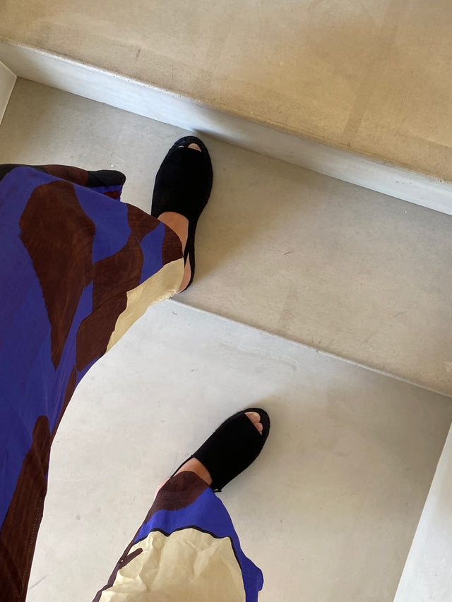 Jutelaune Total Black Strap Sandal