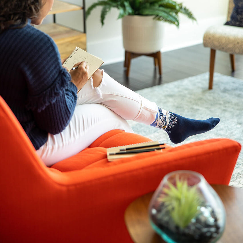 K. Bell Socks HOTSOX Women’s Hokusai’s Great Wave Socks Pale Purple