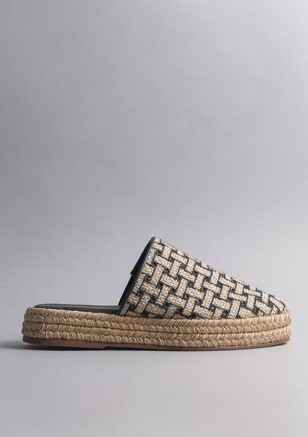Kaanas Gia Black Black