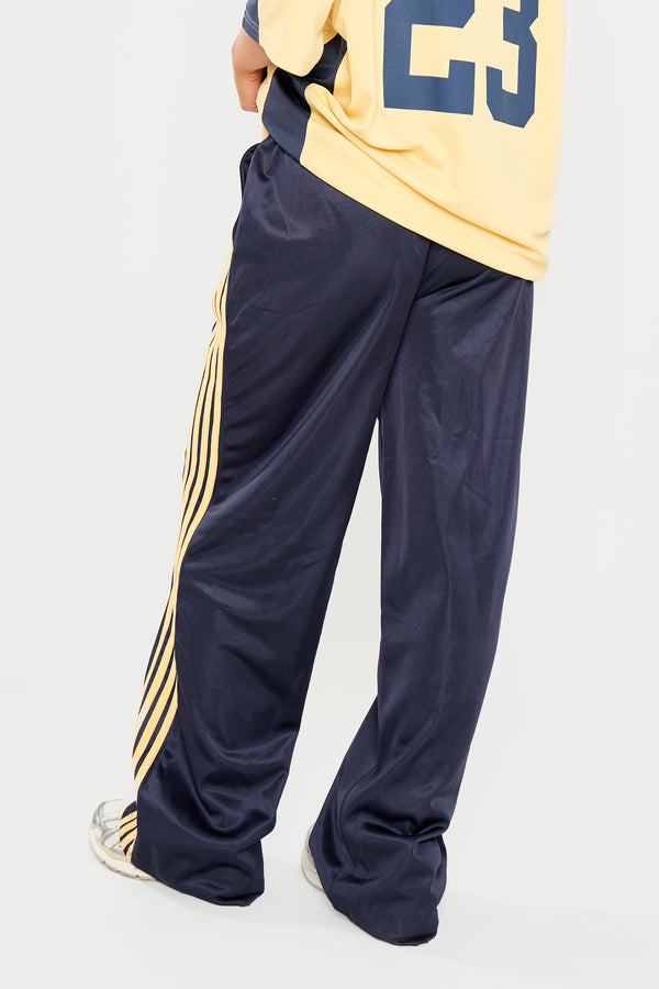 Kaiia Printed Tricot Joggers Navy & Yellow