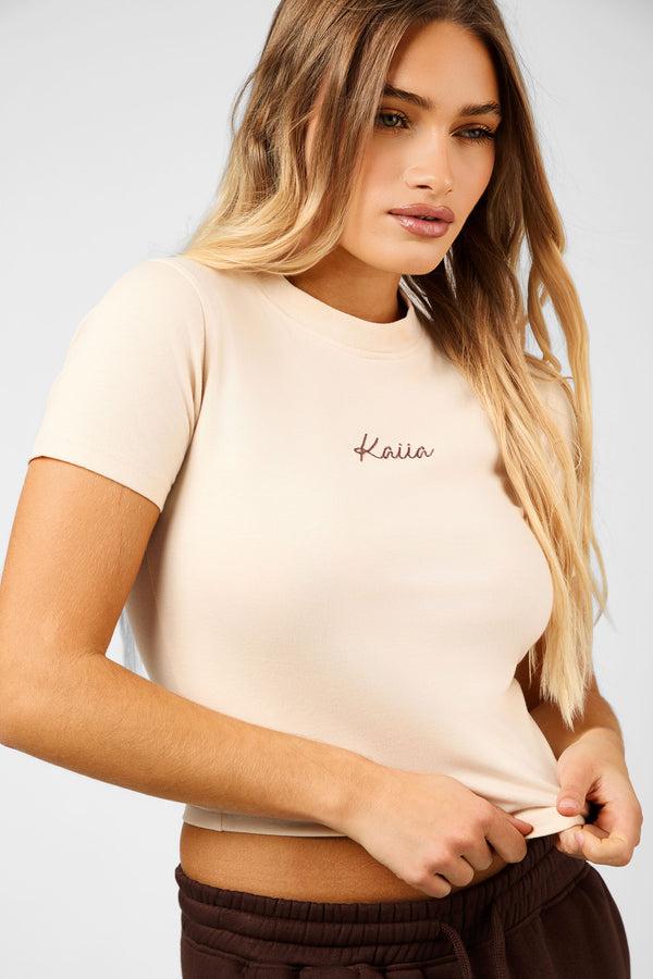 Kaiia Script Logo Baby Tee Crème