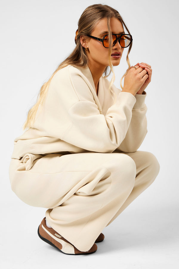 Kaiia Script Logo Button Down Detail Wide Leg Joggers Crème