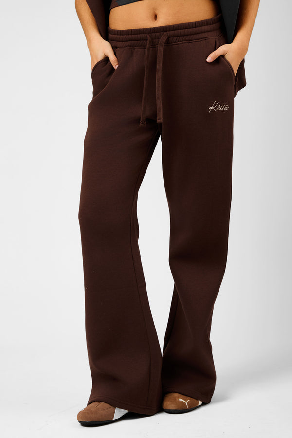 Kaiia Script Wide Leg Joggers Peppercorn