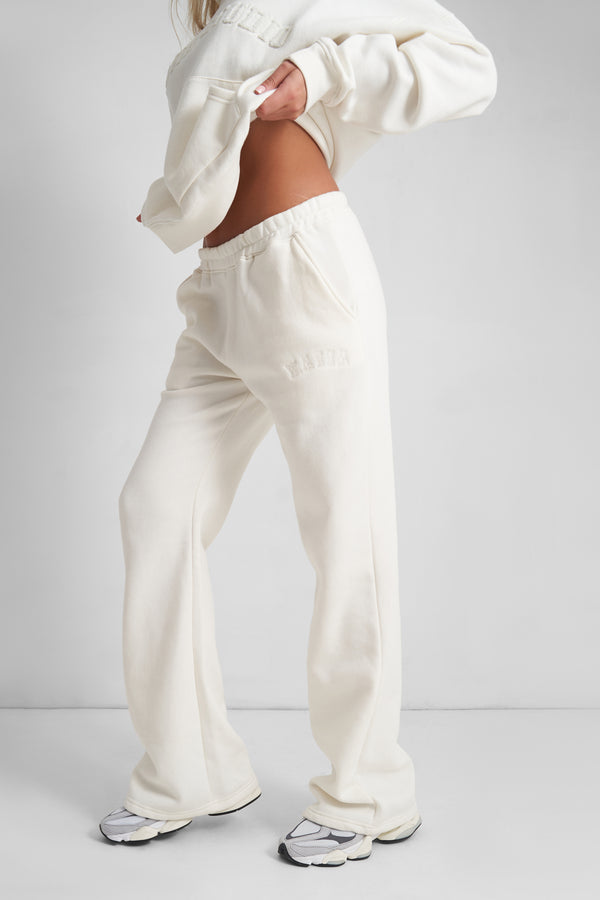 Kaiia Wide Leg Sweat Pants In Vanilla