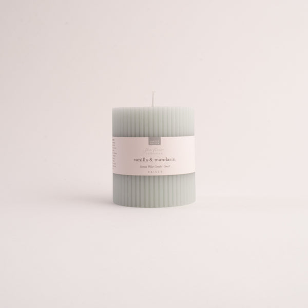 kaisercraft Fleur Pillar Candle Small - VANILLA & MANDERIN
