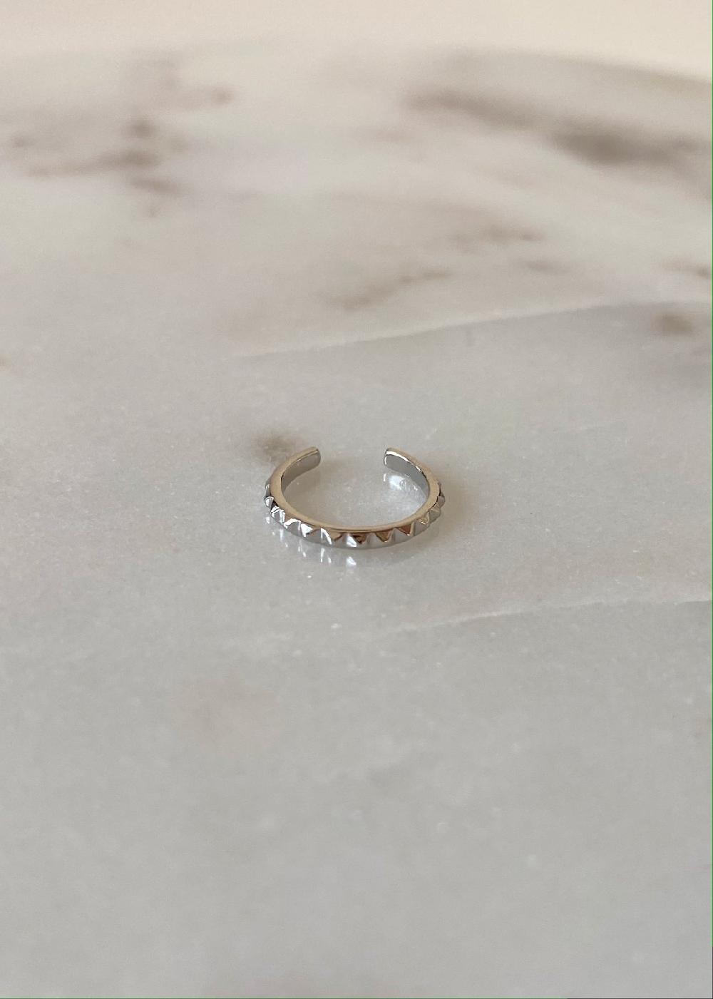 Kalaika SPIKE EARCUFF