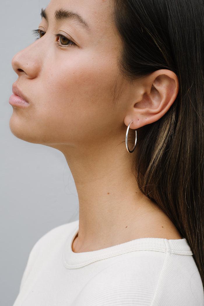 Kara Yoo Jewelry Arlo Large Hoops