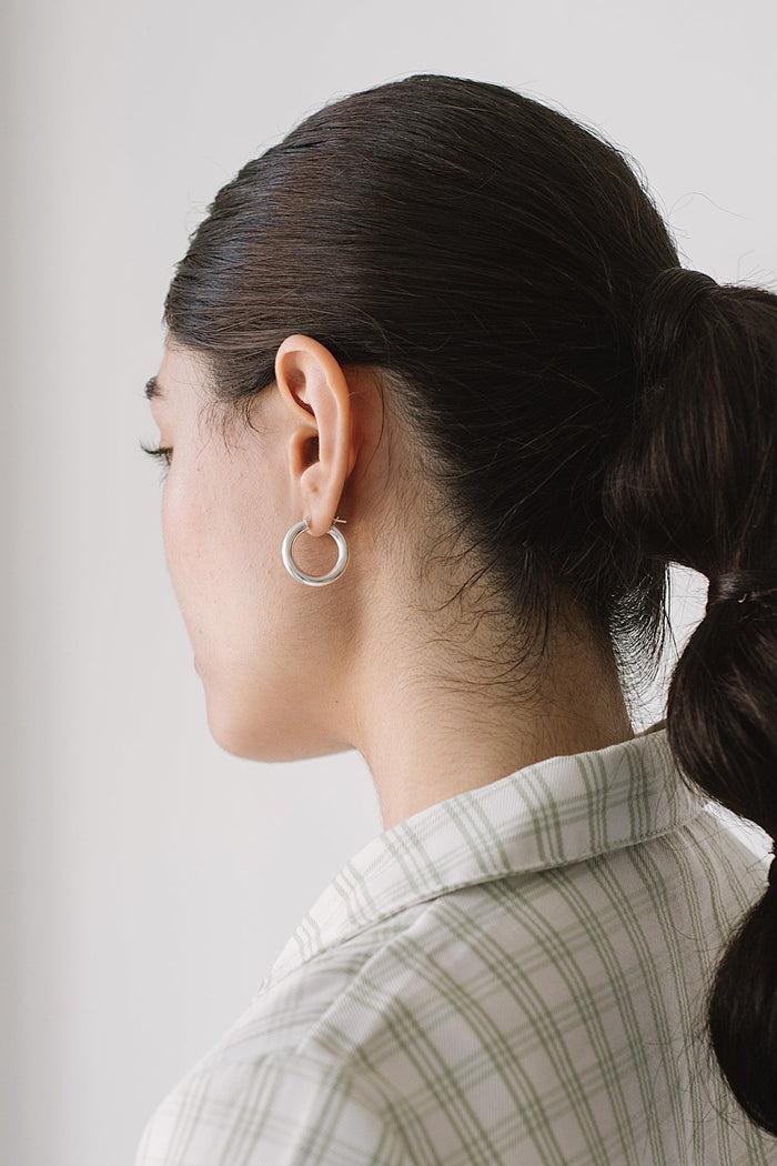 kara yoo jewelry Cait Hoops