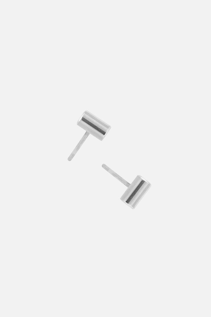 kara yoo jewelry Embrace Bar Studs
