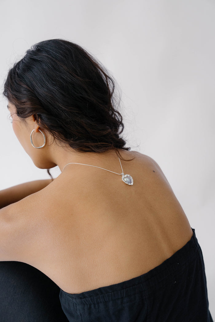 Kara Yoo Jewelry Wavy Heart Necklace