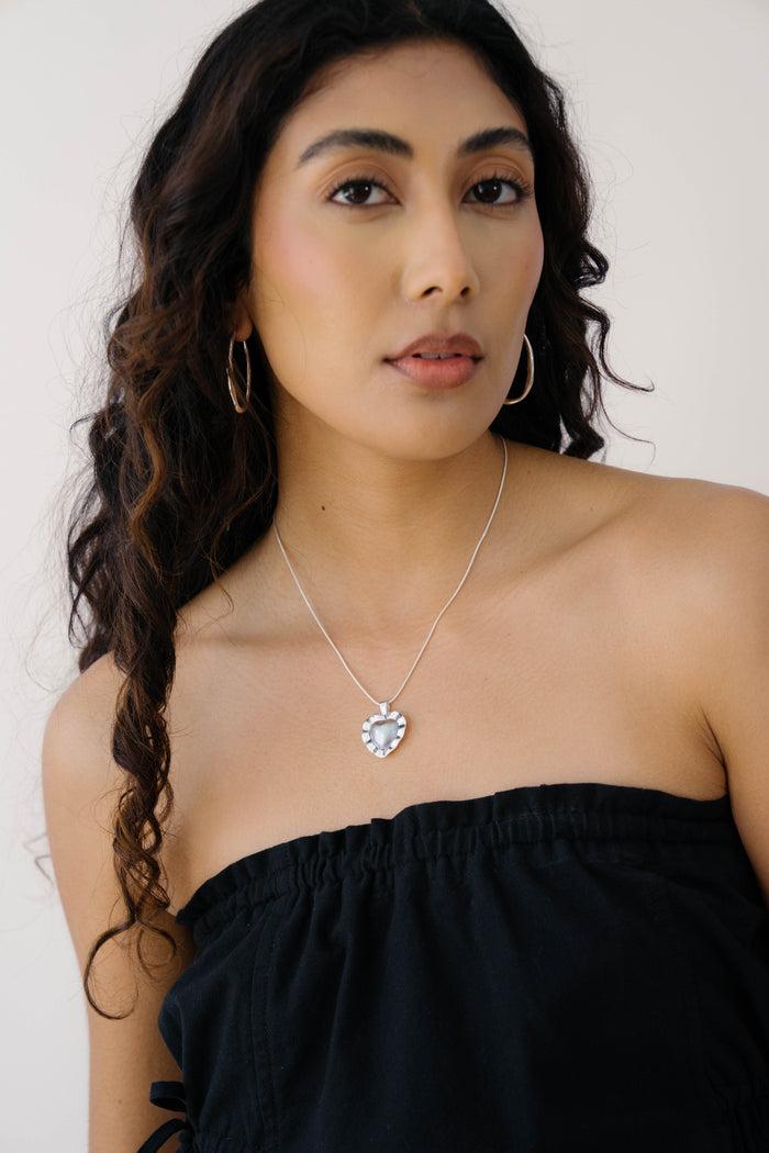 kara yoo jewelry Wavy Heart Necklace