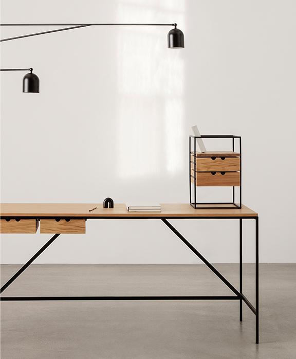 Karakter Cache Desk Organiser / Paul McCobb