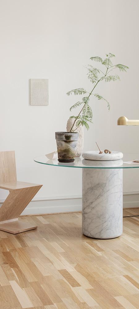 karakter Castore dining table / Angelo Mangiarotti