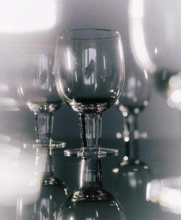 Karakter Glass Carafe 4 Glasses / Aldo Bakker