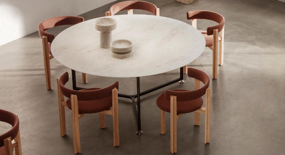 karakter Hess dining table / Mikal Harrsen