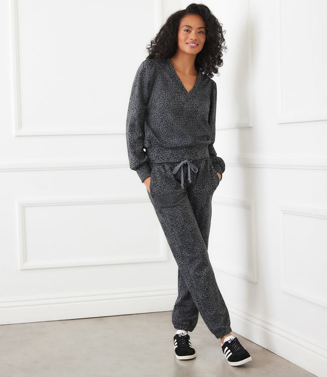 karen kane Print Animal Print Puff Sleeve V-Neck Sweatshirt Karen Kane