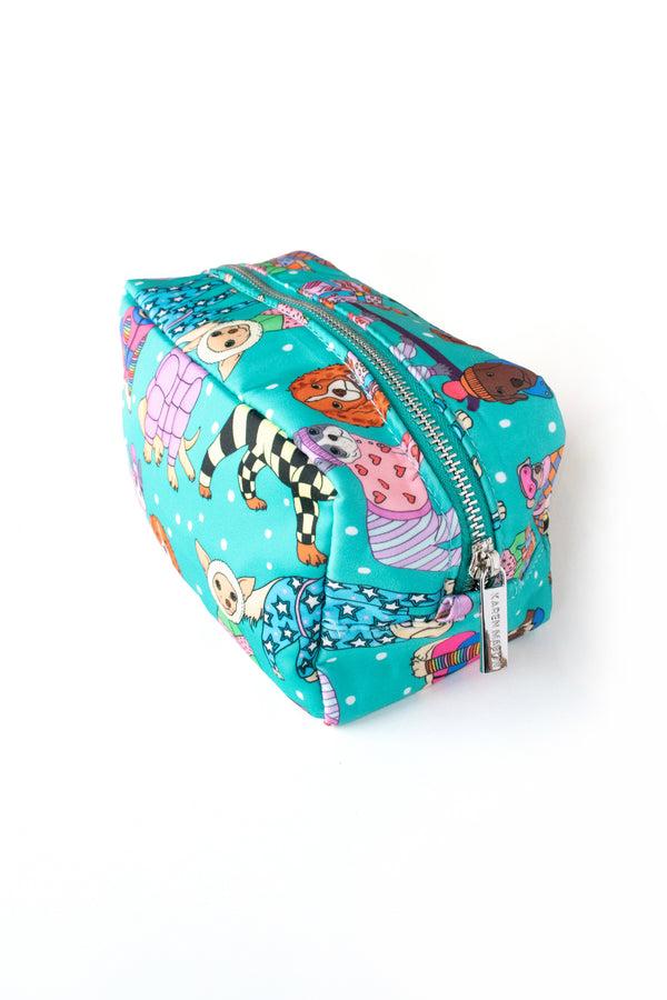 Karen Mabon Skiing Dogs Small Washbag