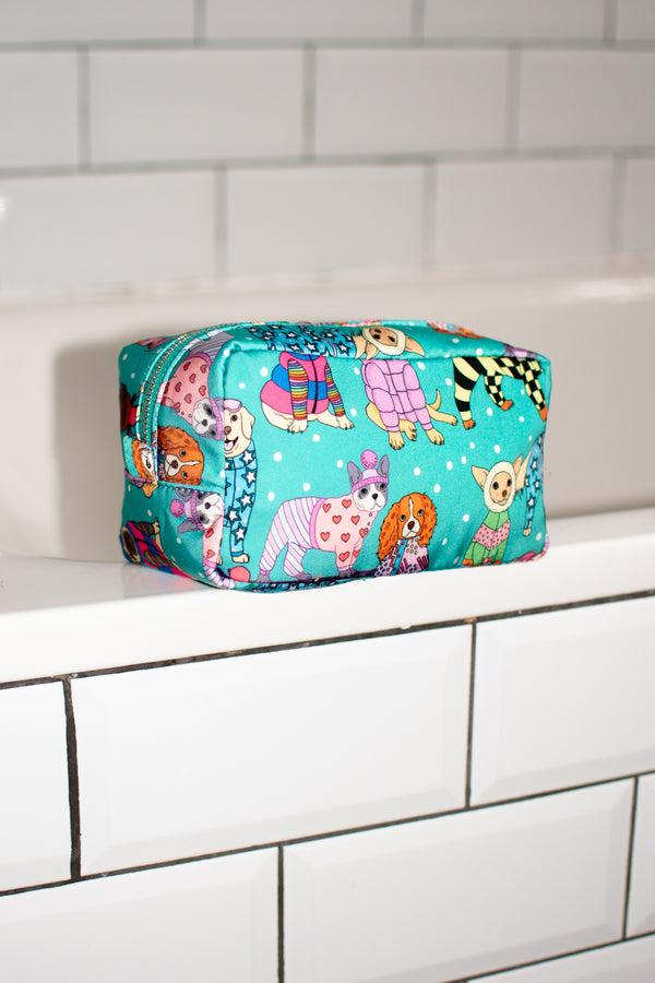 Karen Mabon Skiing Dogs Small Washbag