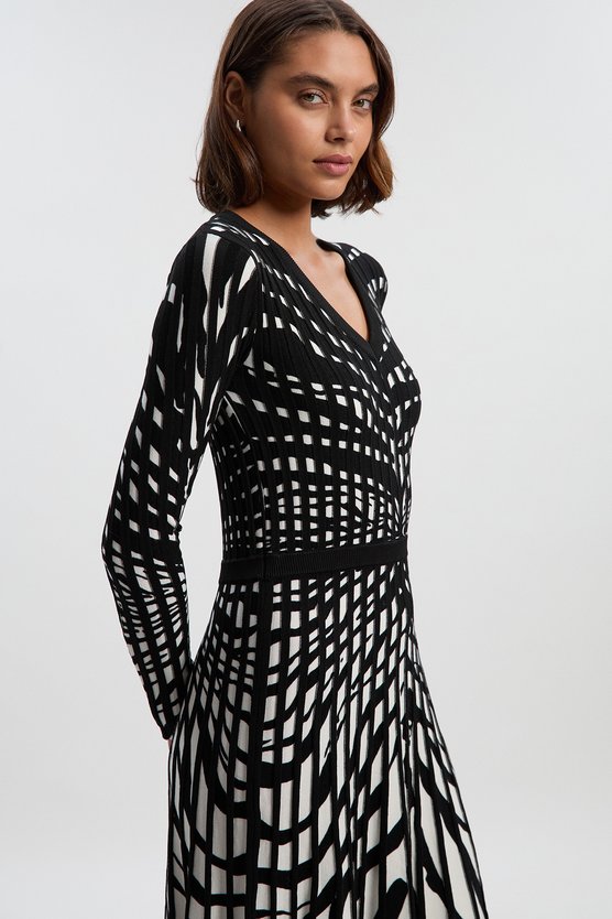 Karen Millen Zebra Jacquard Knit Full Skirted Midi Dress Mono