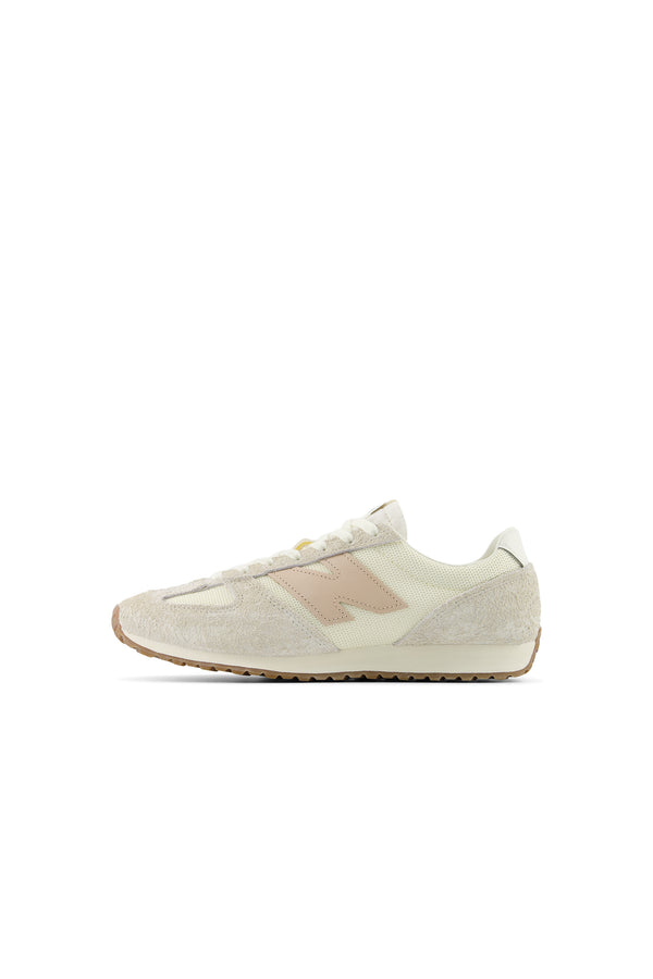 Karen Walker 471 Angora/Desert Clay