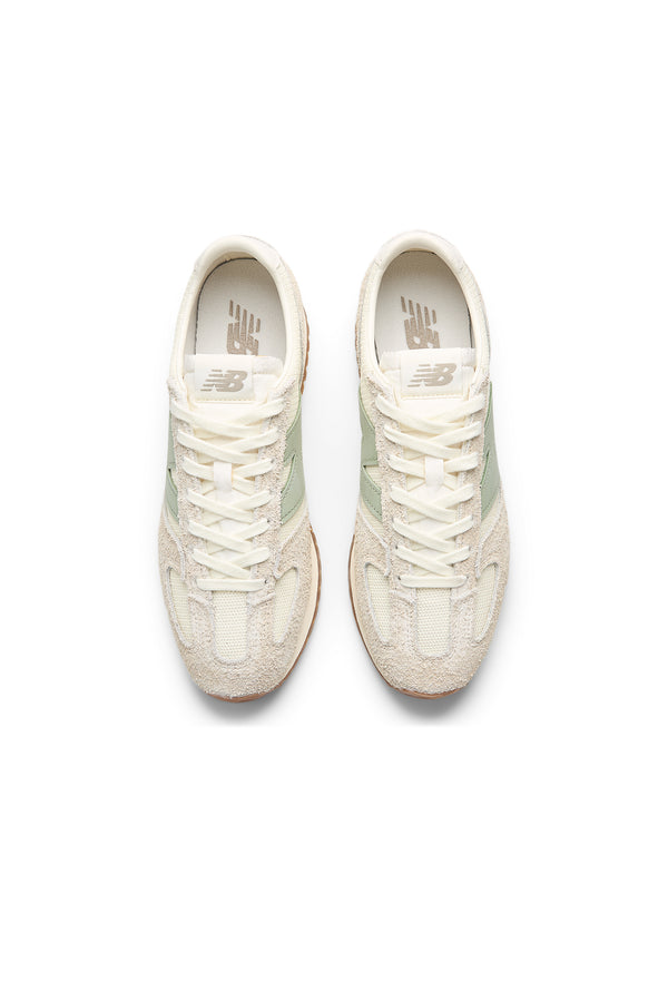 Karen Walker 471 Angora/Garter Snake