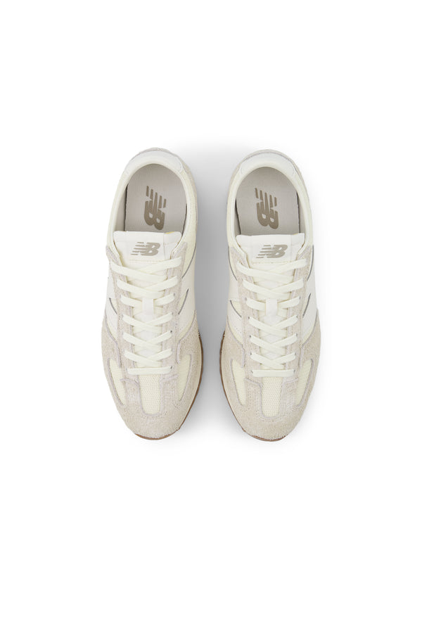 Karen Walker 471 Angora/Sea Salt