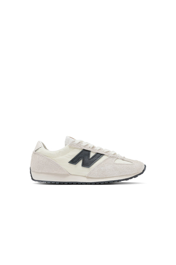 Karen Walker 471 Linen/Angora/Black