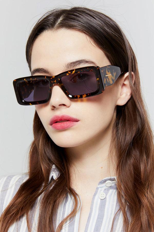 Karen Walker Axiom Cracked Tort