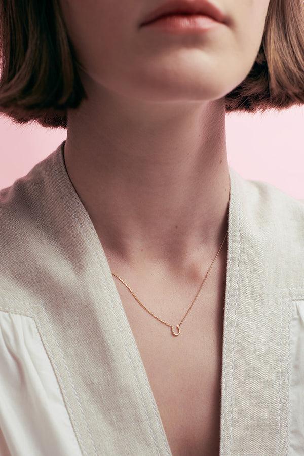 karen walker Mini Horseshoe Necklace Gold