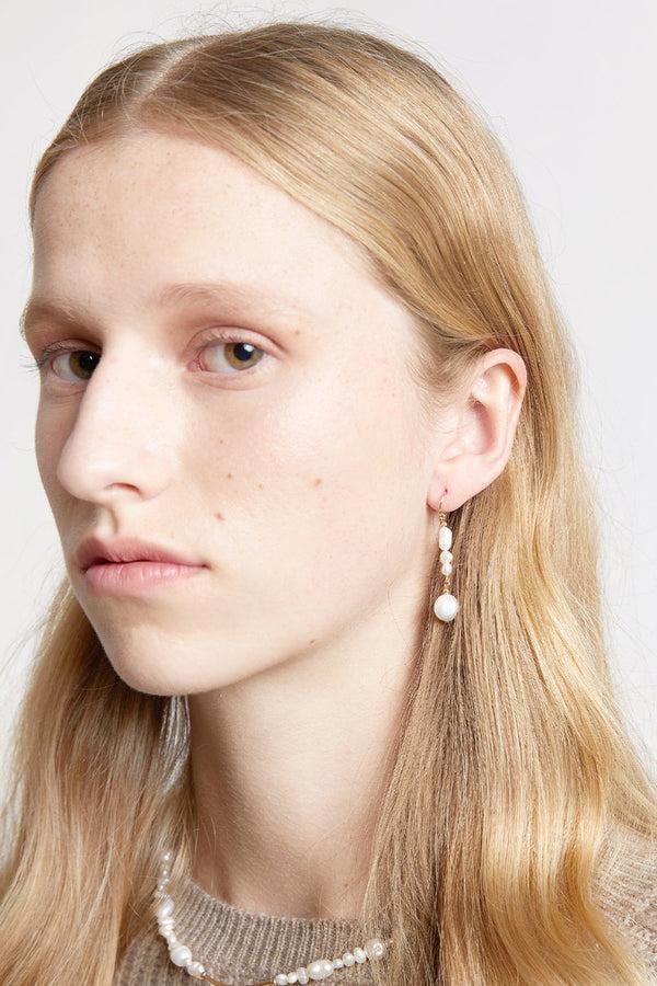 Karen Walker Scattered Pearl Short Earring