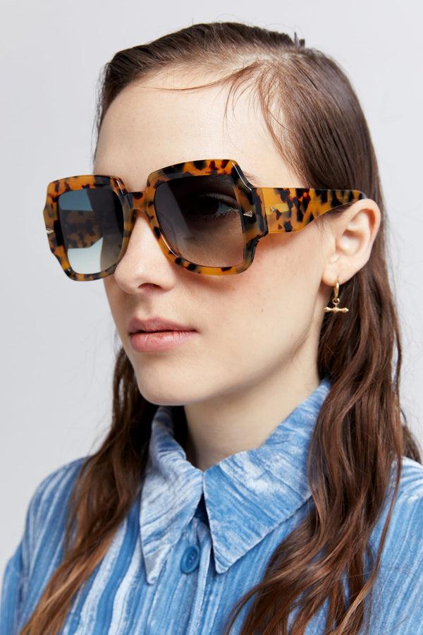 Karen Walker Ultra Vulture Crazy Tort