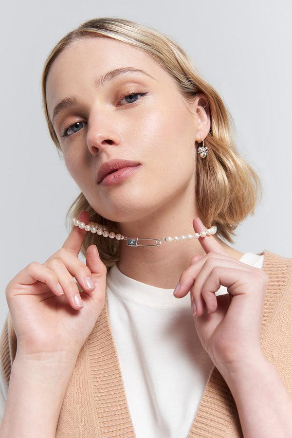 Karen Walker Runaway Safety Pin & Pearl Necklace Gold