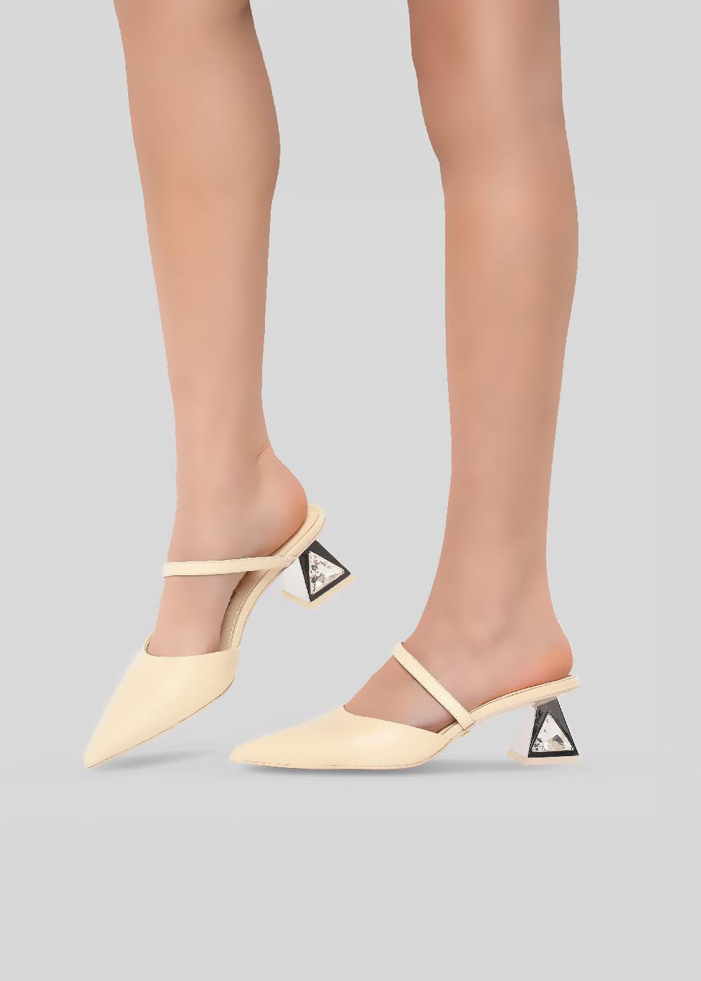 Kat Maconie Aisha Pumps AW23 MARTINI HEEL Ice Cream