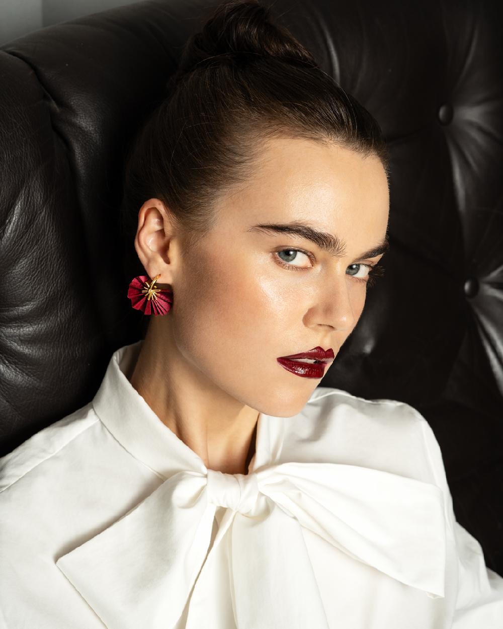 Katerina Makriyianni Sparkle Mini Hoops / Bordeaux