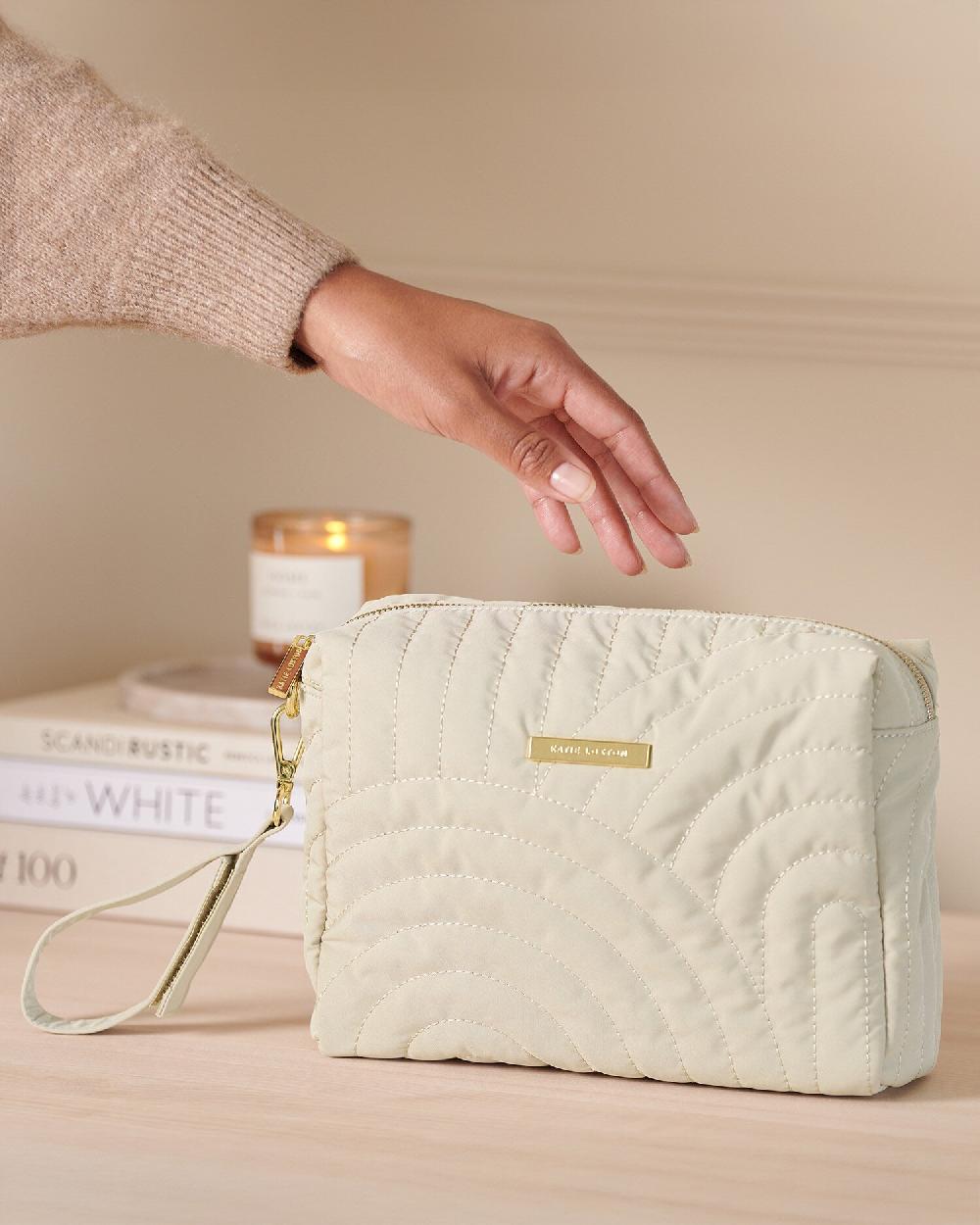 katie loxton Quilted Wristlet Organiser