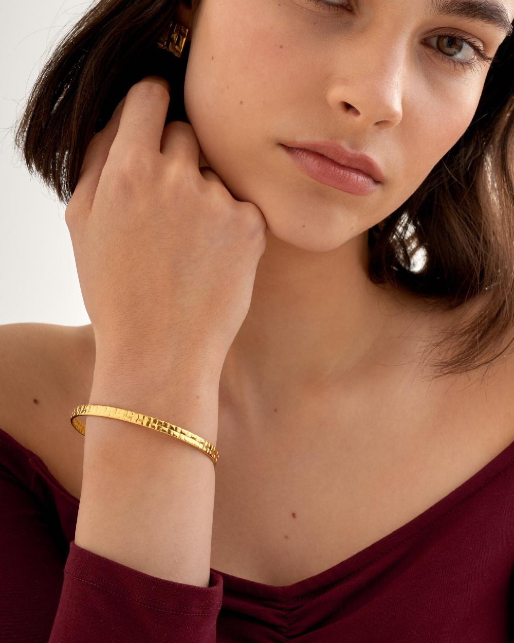 katie loxton Taya Waterproof Gold Woven Bangle