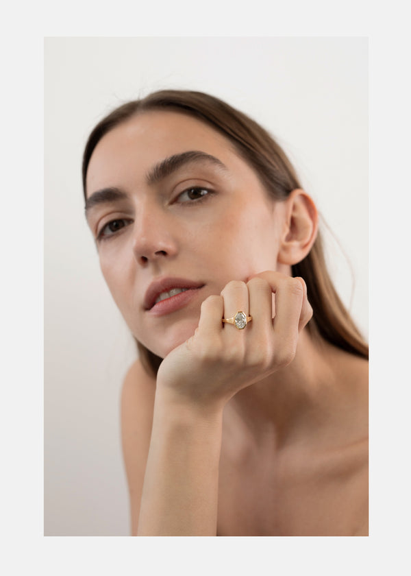 Katkim Cosma Oval Diamond Ring