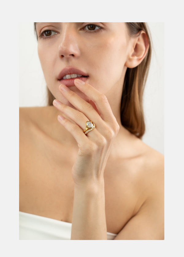 Katkim Cosma Oval Diamond Ring