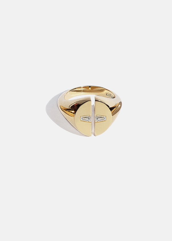 katkim Cove Signet Ring - Tapered Baguettes