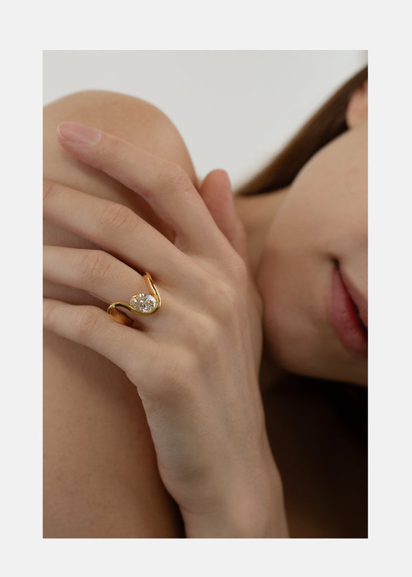 Katkim Oval Diamond Ribbon Trace Ring