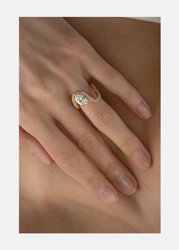 Katkim Oval Diamond Trace Pavé Ring