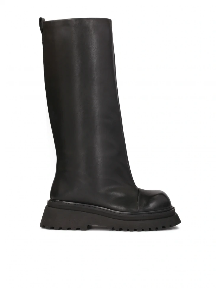 kazar Black boots on a thick sole with a wide upper