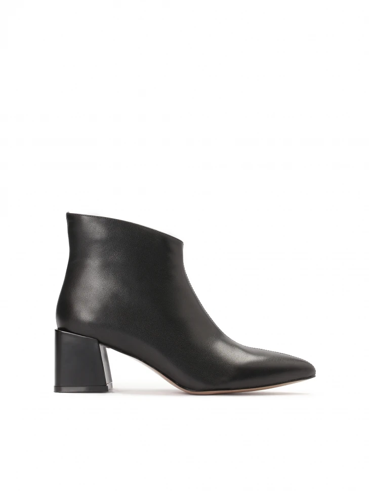 kazar Black leather booties on a trendy protruding heel