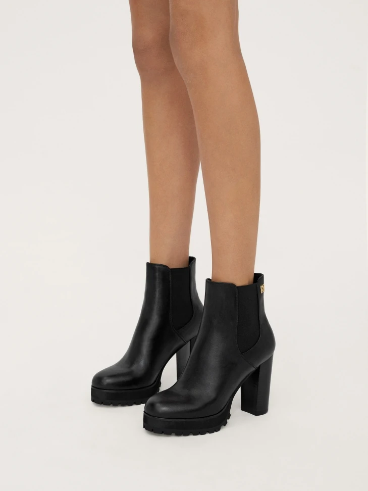 Kazar Black Leather Booties With Platform And Elastics In The Upper