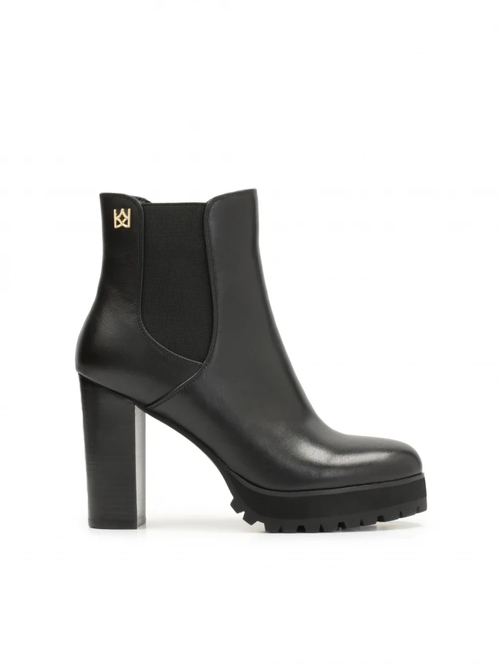 kazar Black leather booties with platform and elastics in the upper