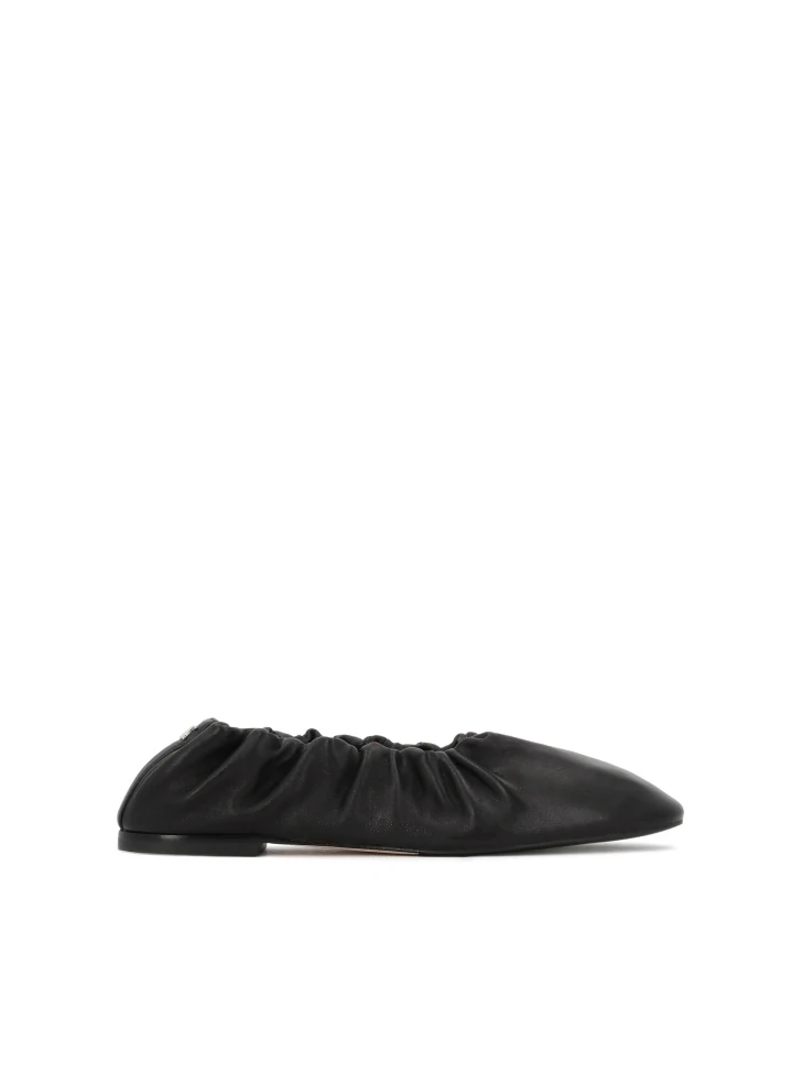 kazar Black soft leather ballerinas decorated with a crease